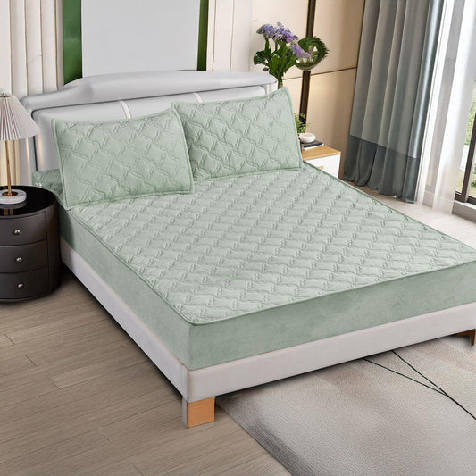 Huse matlasate 180 x 200 + 2 Fete perna 50 x 75 Verde deschis